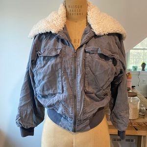 CARGO CROPPED ZIP FUR COLLAR REMOVABLE